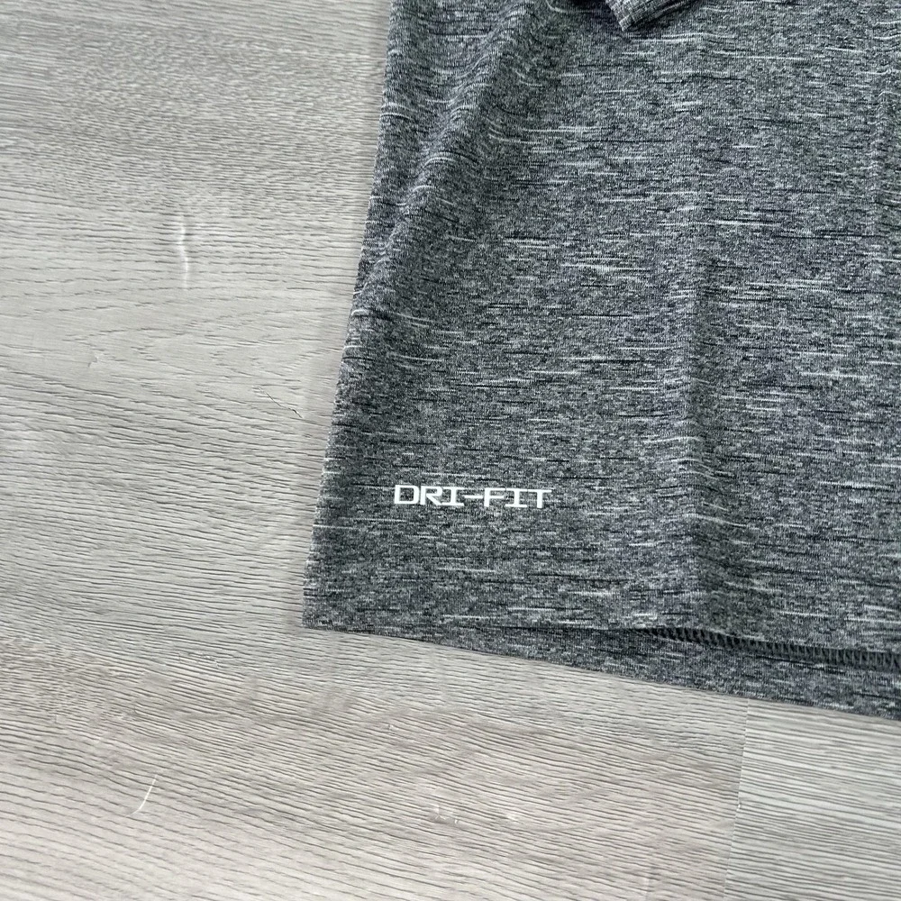 NEW Nike Swim Hooded Rash Guard Mens Small Gray Dri-FIT Long Sleeve NESSB669-001